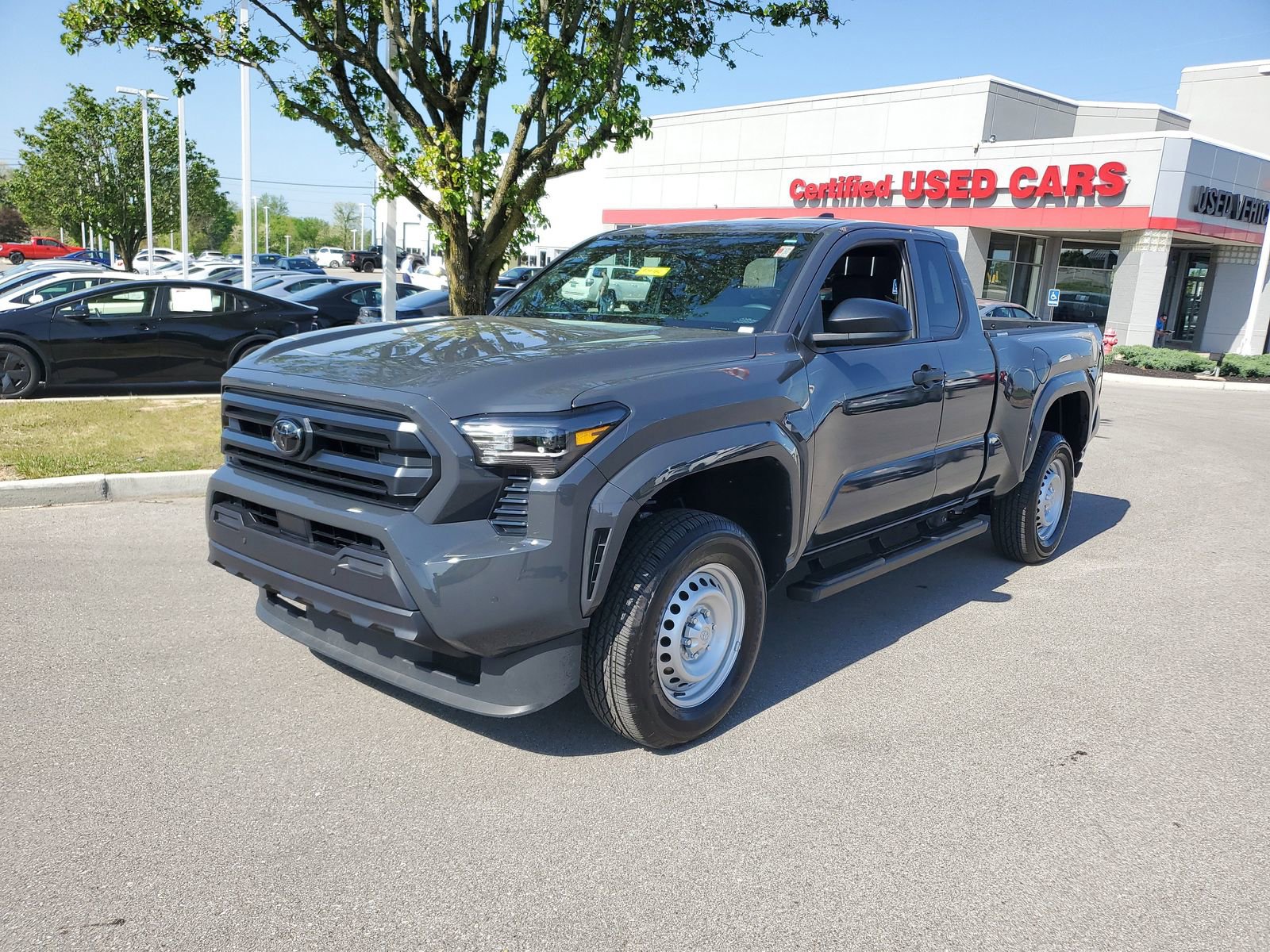 Certified 2025 Toyota Tacoma SR w/ SR Upgrade Package AWD/4WD image 2