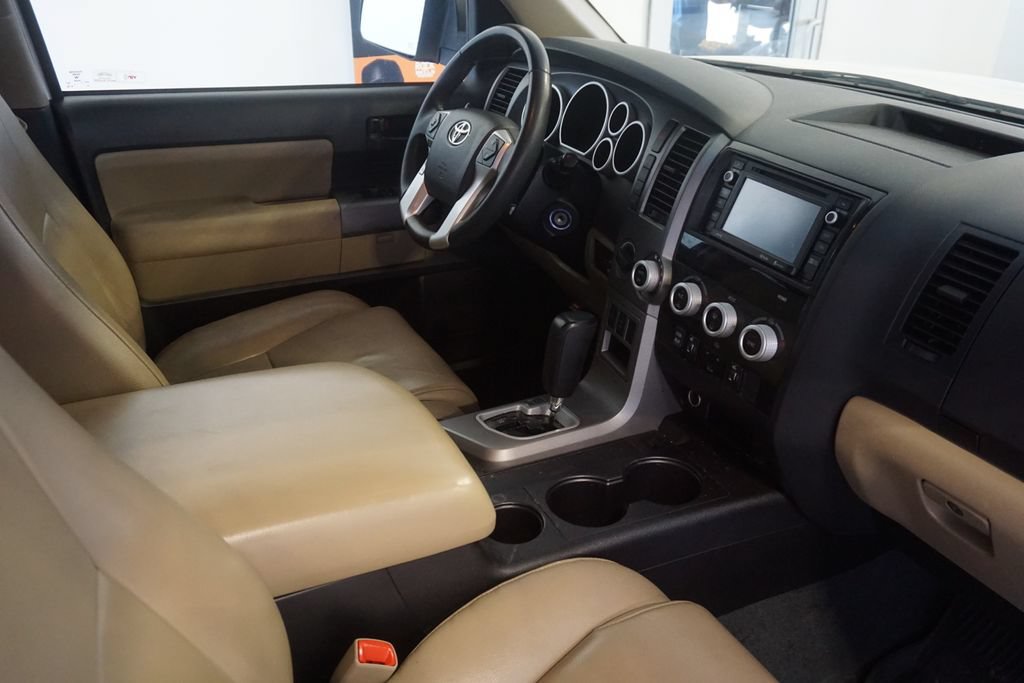 Used 2017 Toyota Sequoia SR5 w/ Premium Package AWD/4WD image 25