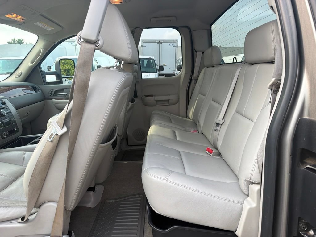 Used 2008 GMC Sierra 3500 SLT w/ EZ-Lift Tailgate Package RWD image 22