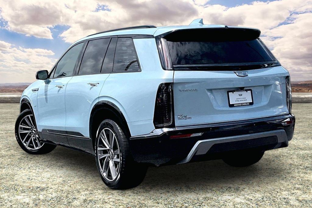 Certified 2026 Cadillac Vistiq Premium Luxury w/ LPO, Floor Liner Package AWD/4WD image 4
