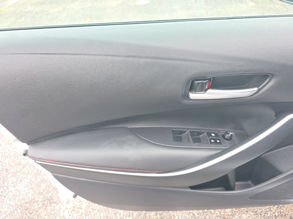 Used 2025 Toyota Corolla SE FWD image 14