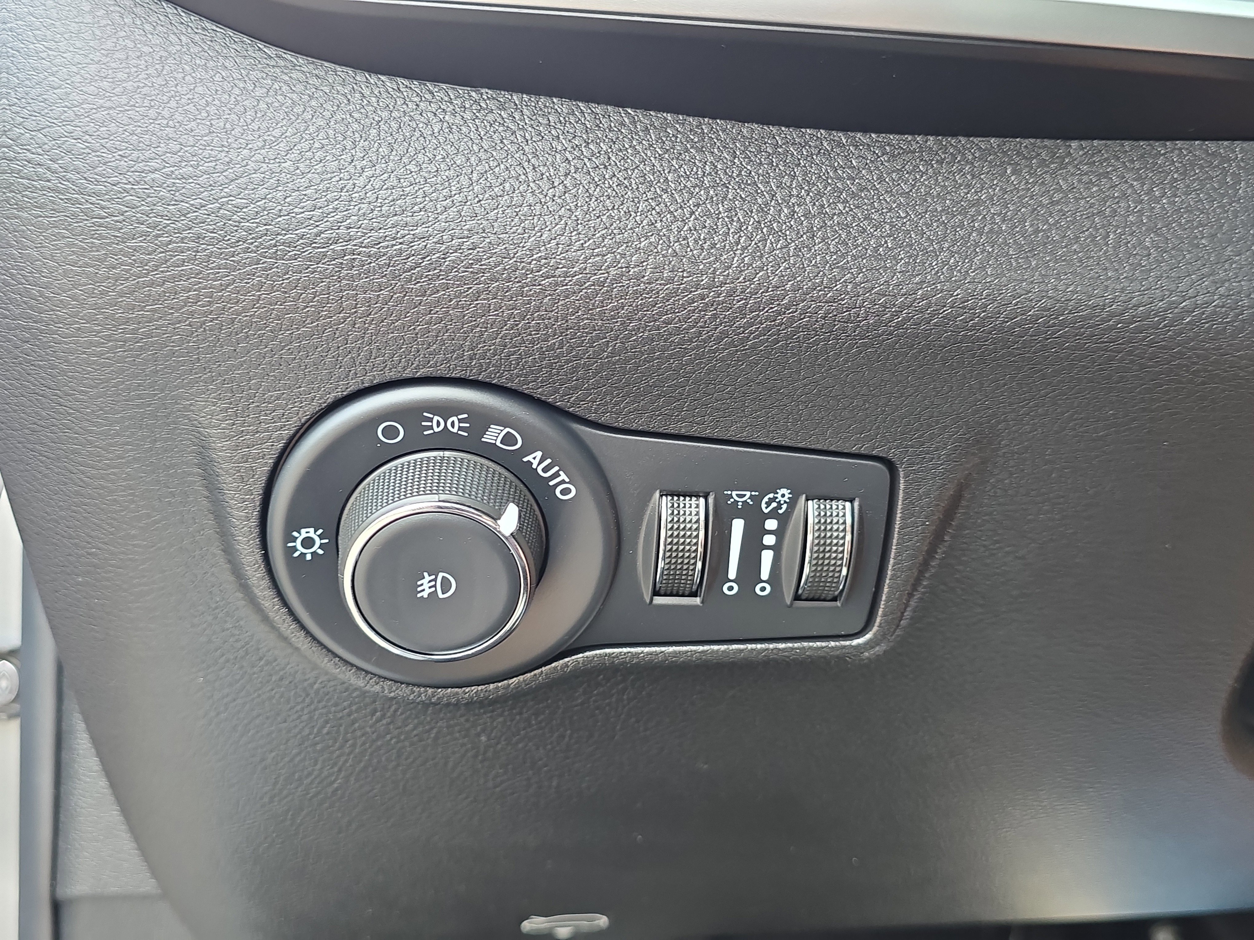 Used 2022 Jeep Compass Latitude image 27