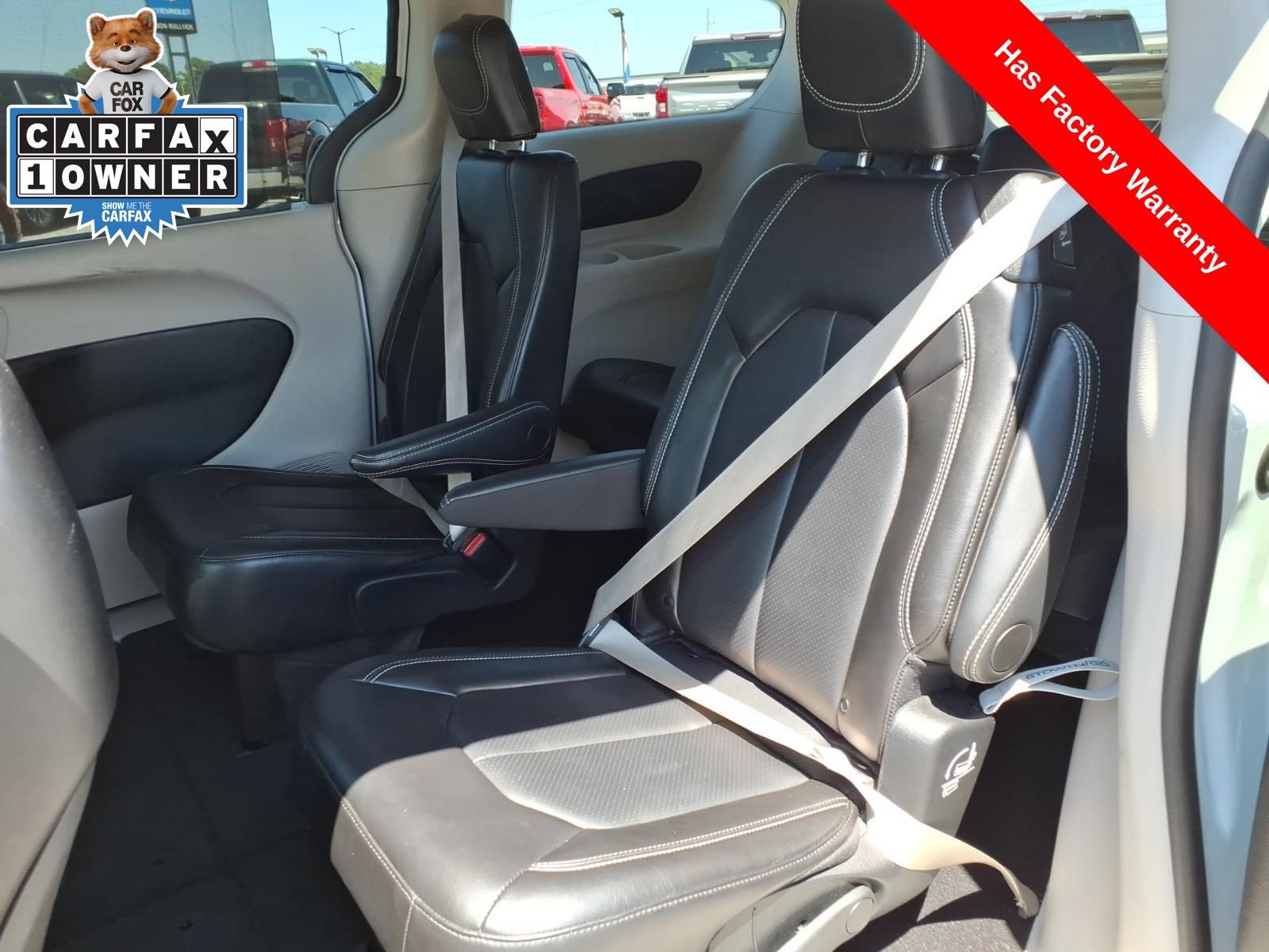 Used 2024 Chrysler Pacifica Touring-L FWD image 17