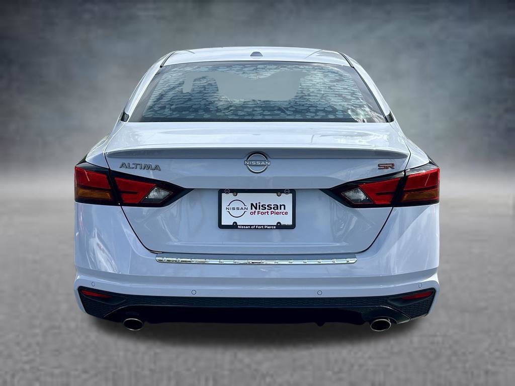 Used 2023 Nissan Altima 2.5 SR FWD image 7