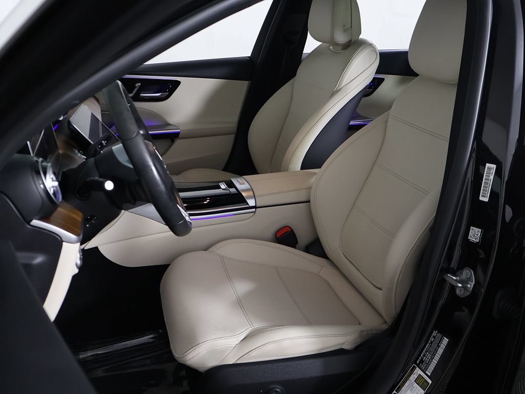 Used 2023 Mercedes-Benz C 300 4MATIC Sedan w/ Exclusive Trim Package image 31