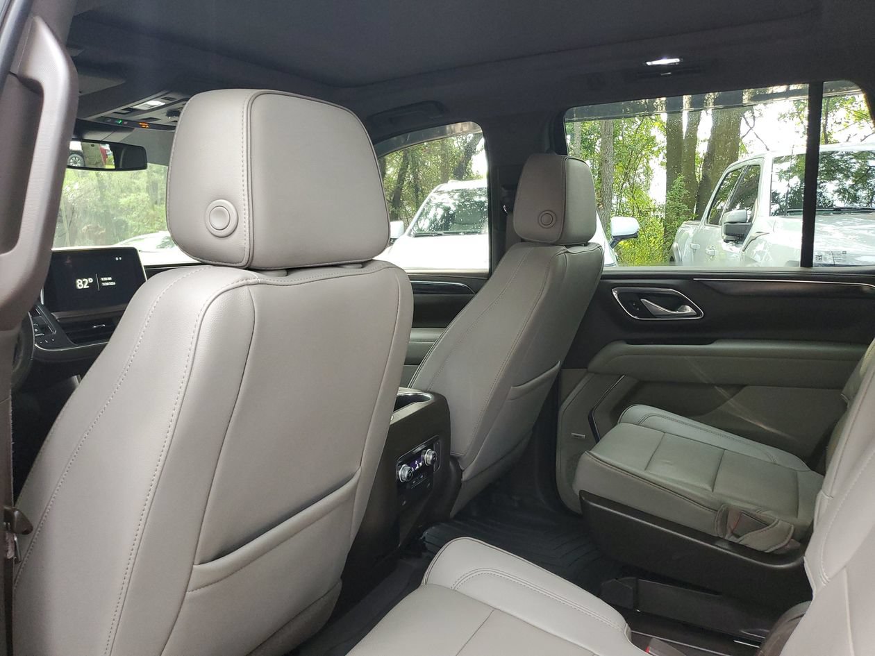 Used 2023 GMC Yukon SLT RWD image 9