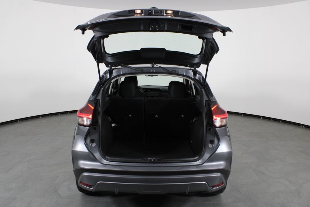 Certified 2022 Nissan Kicks S FWD image 17
