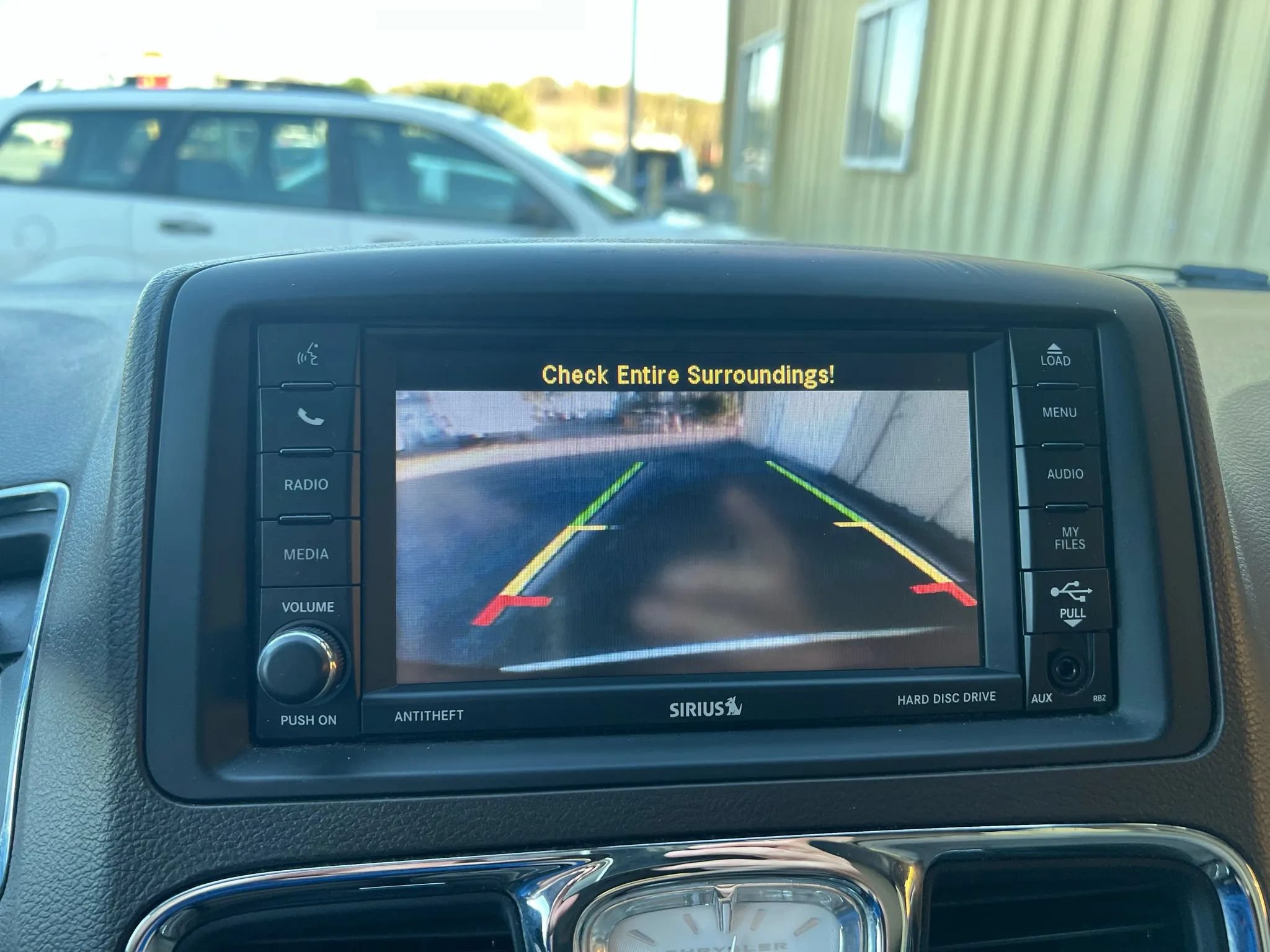Used 2016 Chrysler Town & Country Touring FWD image 11