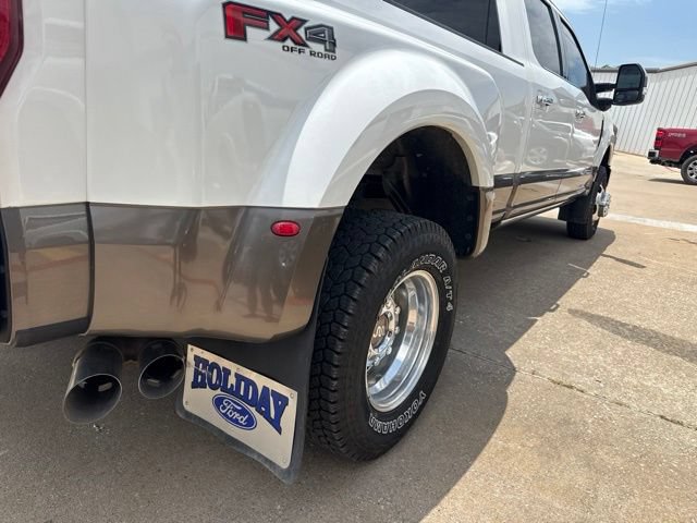 Used 2020 Ford F350 King Ranch w/ King Ranch Ultimate Package AWD/4WD image 12