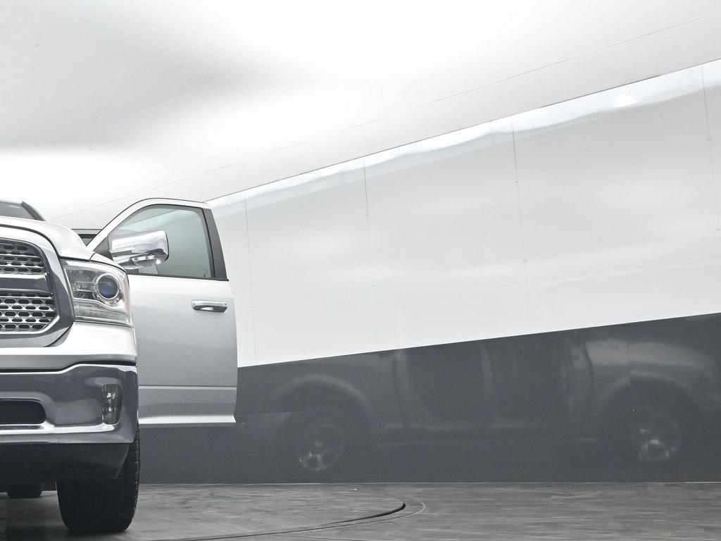Used 2018 RAM 1500 Laramie RWD image 69