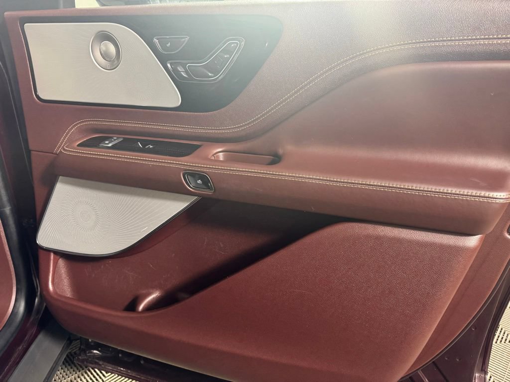 Certified 2023 Lincoln Aviator Black Label w/ Dynamic Handling Package AWD/4WD image 12