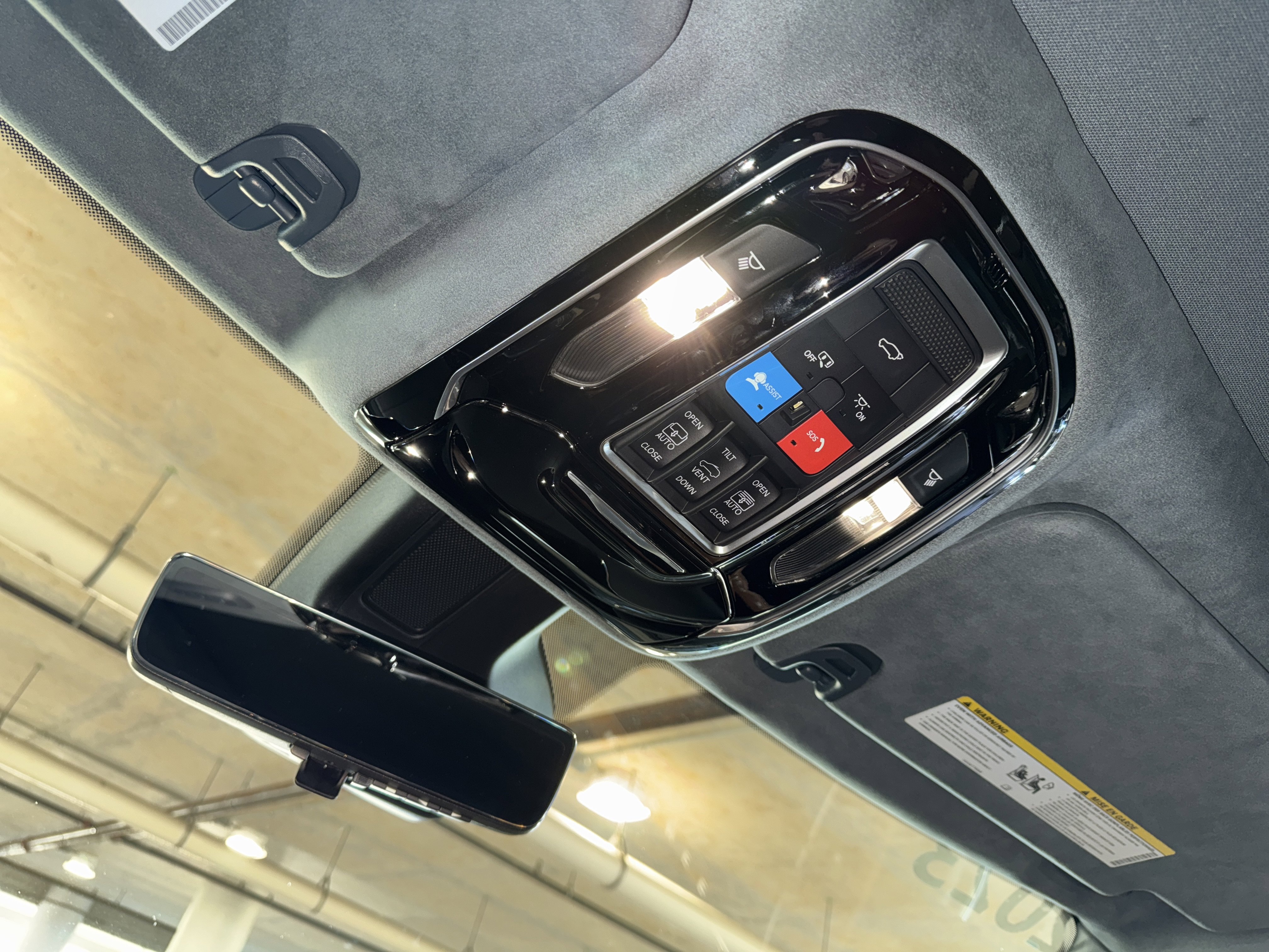 Used 2023 Jeep Grand Wagoneer Series III image 32