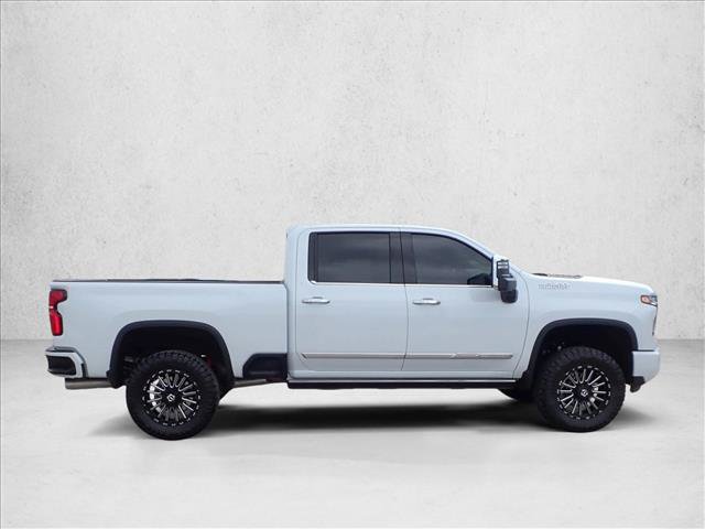 Used 2026 Chevrolet Silverado 2500 High Country w/ High Country Premium Package AWD/4WD image 5