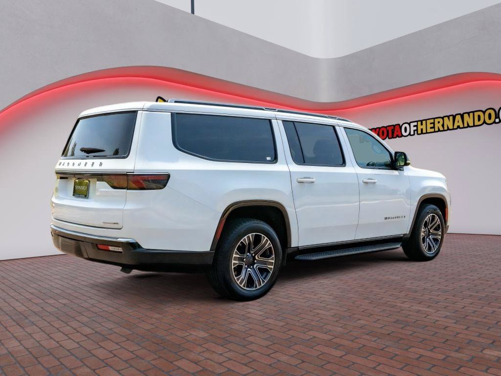 Used 2023 Jeep Wagoneer L Series II AWD/4WD image 6