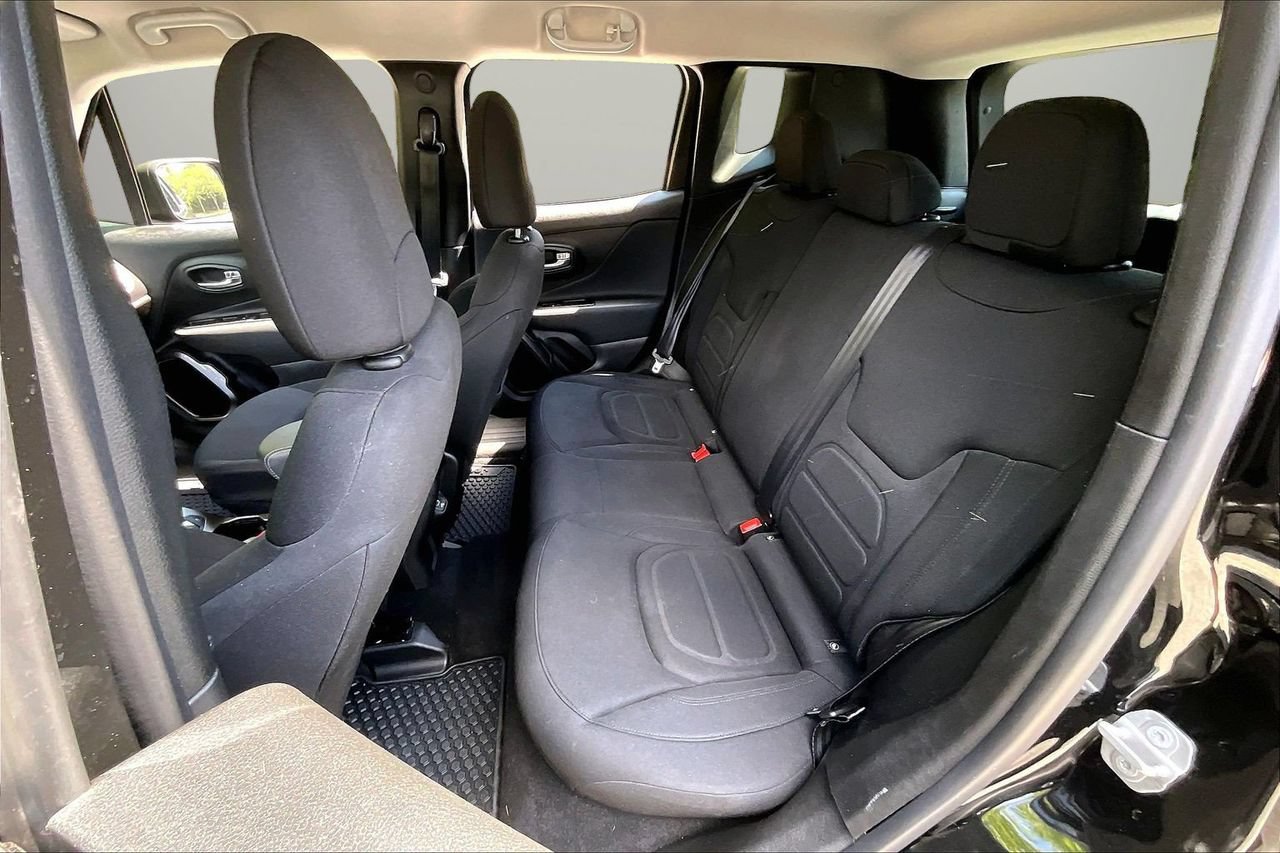 Certified 2022 Jeep Renegade Latitude AWD/4WD image 22