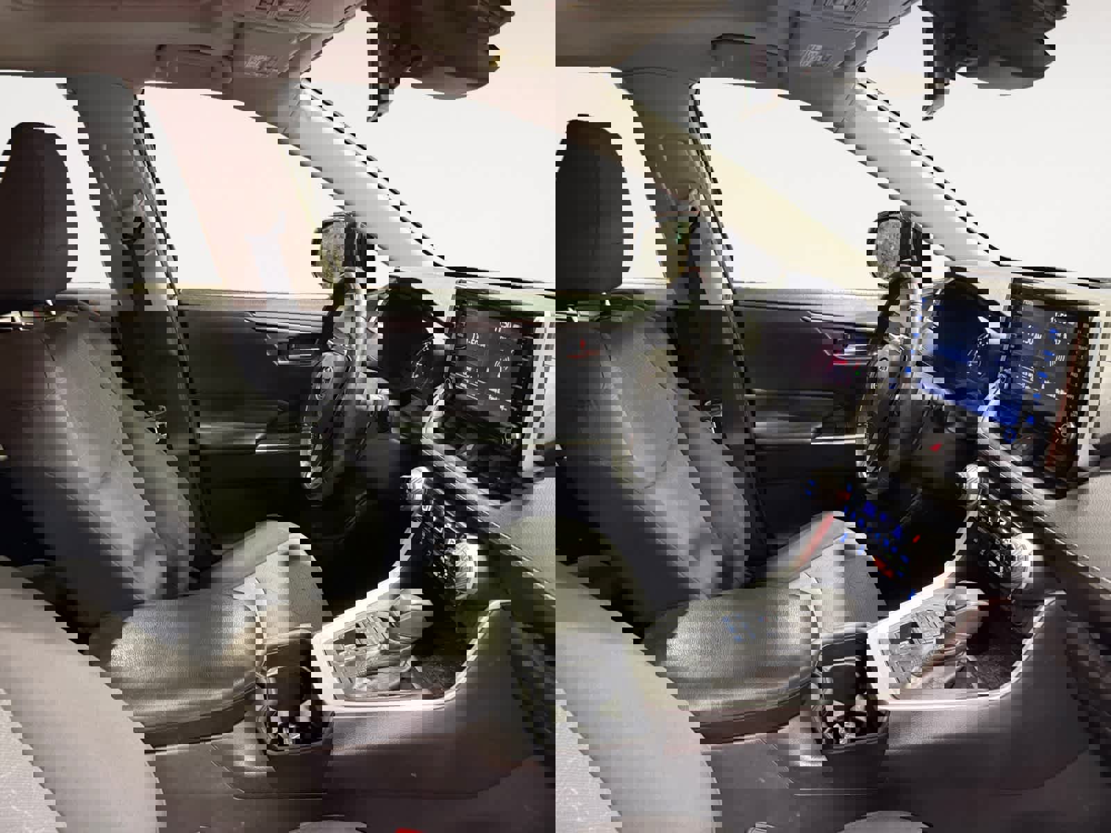 Used 2019 Toyota RAV4 XLE w/ Convenience Package image 16