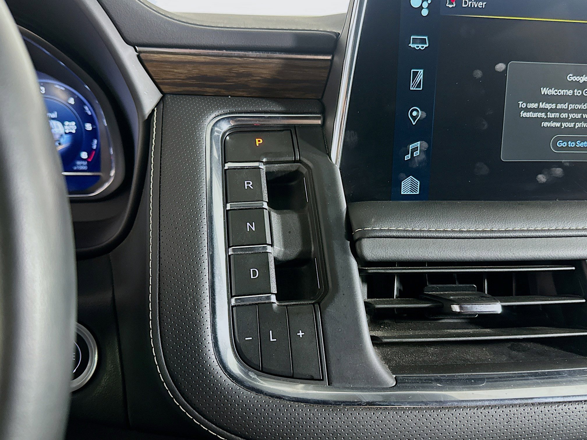 Used 2024 Chevrolet Tahoe Premier image 35