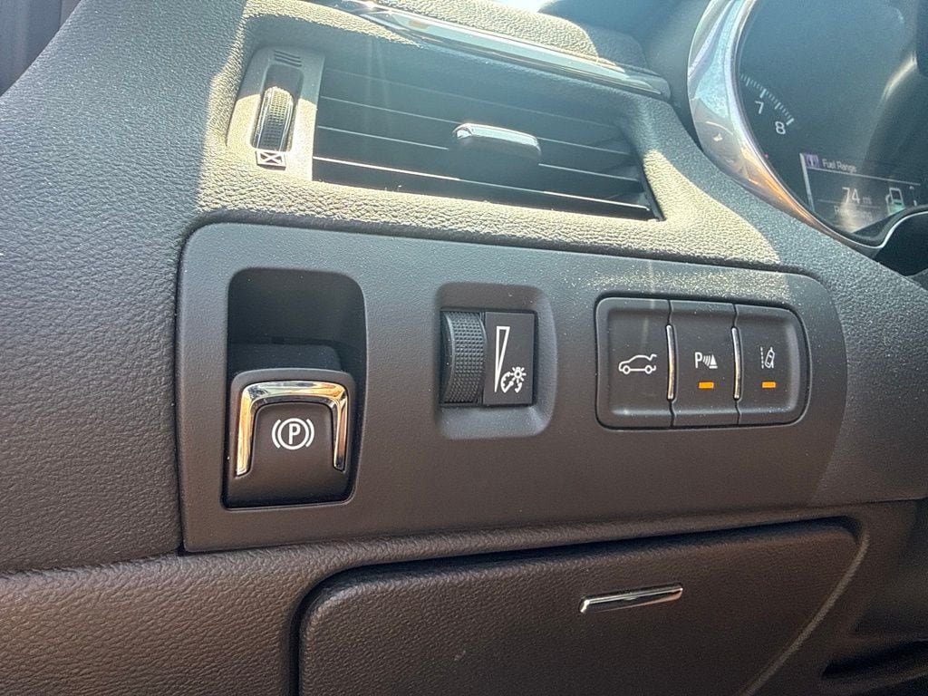 Used 2020 Chevrolet Impala Premier w/ Premier Confidence Package FWD image 12