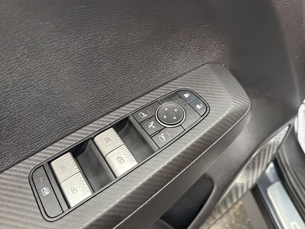 Used 2026 Mitsubishi Outlander SEL image 15