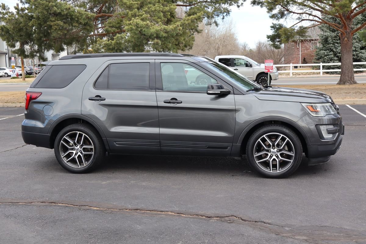 Used 2016 Ford Explorer Sport w/ Equipment Group 401A image 3