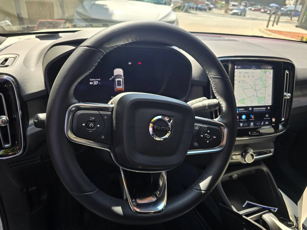 Certified 2023 Volvo XC40 Recharge Ultimate AWD/4WD image 7
