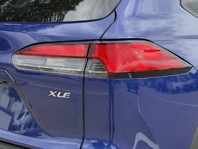 Used 2024 Toyota Corolla Cross XLE w/ Convenience Package FWD image 7