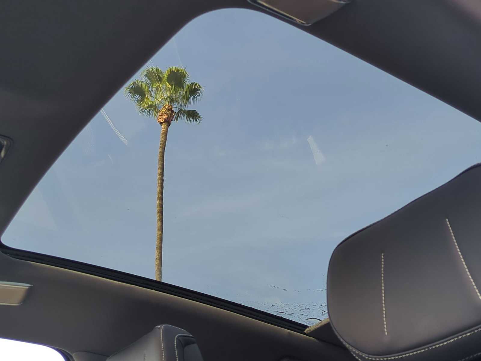 Used 2025 Cadillac Optiq Luxury 1 image 23