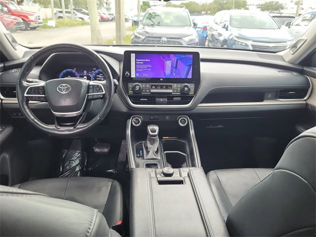 Used 2024 Toyota Grand Highlander Platinum image 8