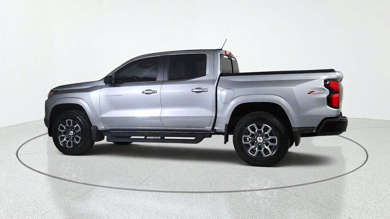 Used 2024 Chevrolet Colorado Z71 w/ Z71 Convenience Package 2 AWD/4WD image 4