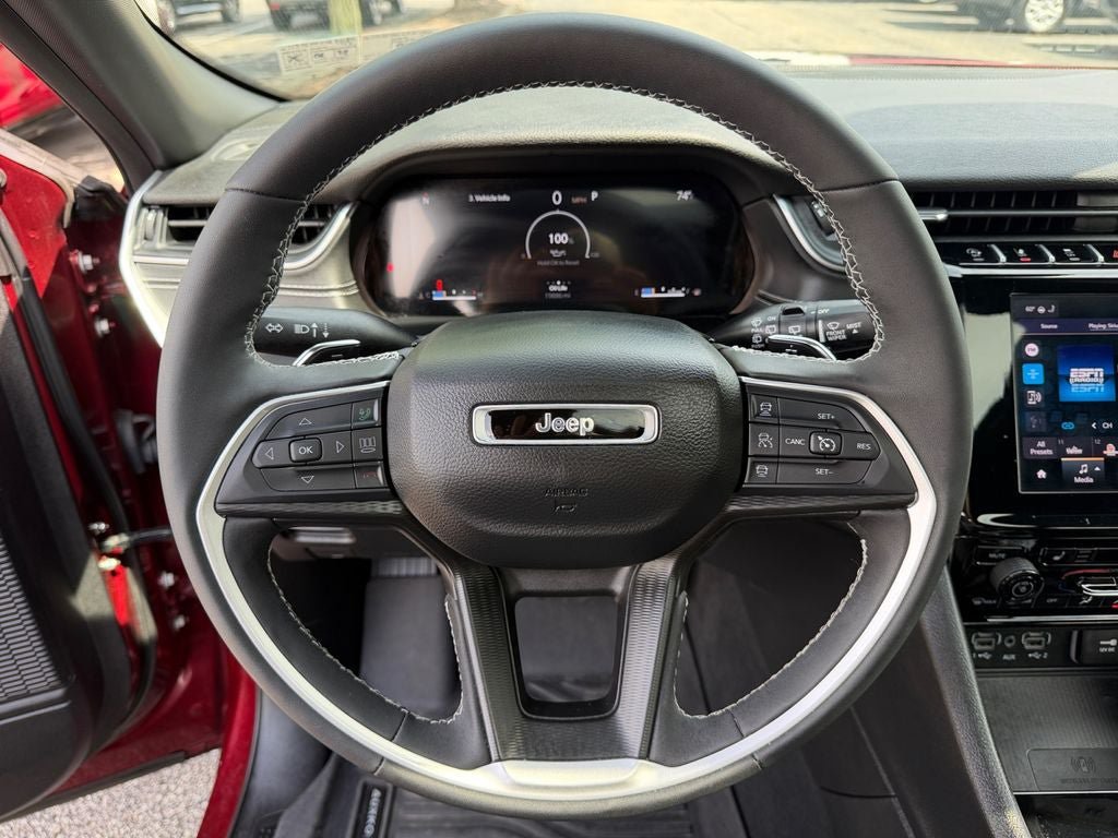 Used 2024 Jeep Grand Cherokee L Altitude AWD/4WD image 15