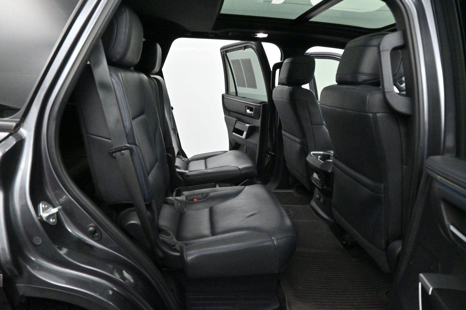 Used 2023 Toyota Sequoia Platinum AWD/4WD image 38