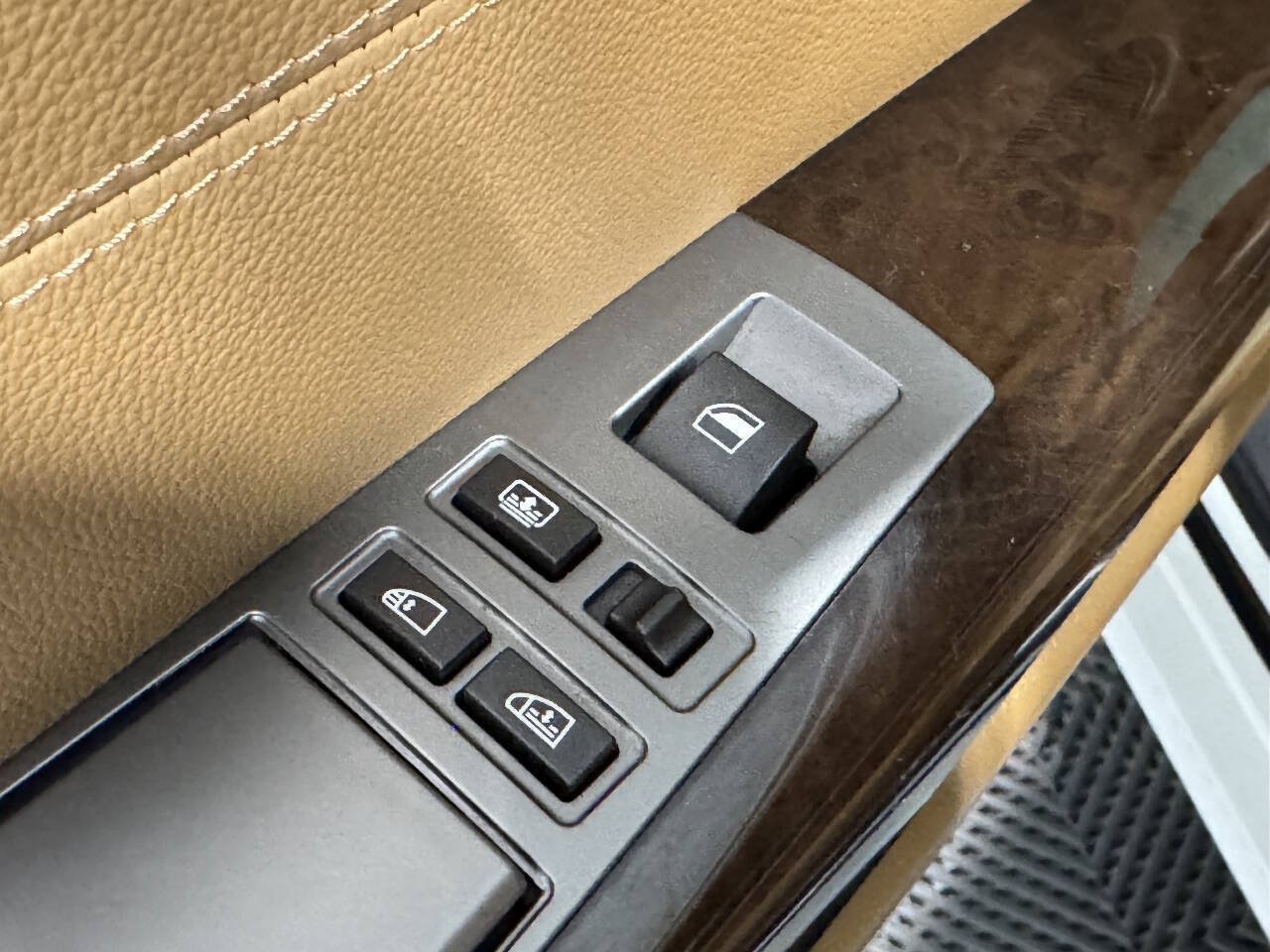 Used 2008 BMW 750Li RWD image 19