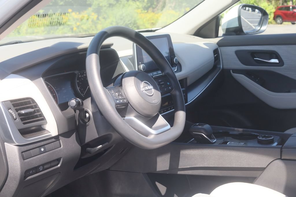 Used 2023 Nissan Rogue SV AWD/4WD image 13