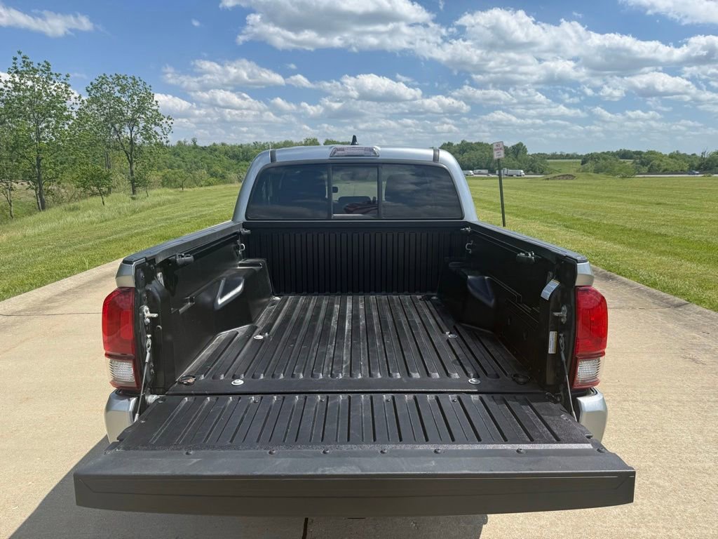 Used 2023 Toyota Tacoma SR AWD/4WD image 5