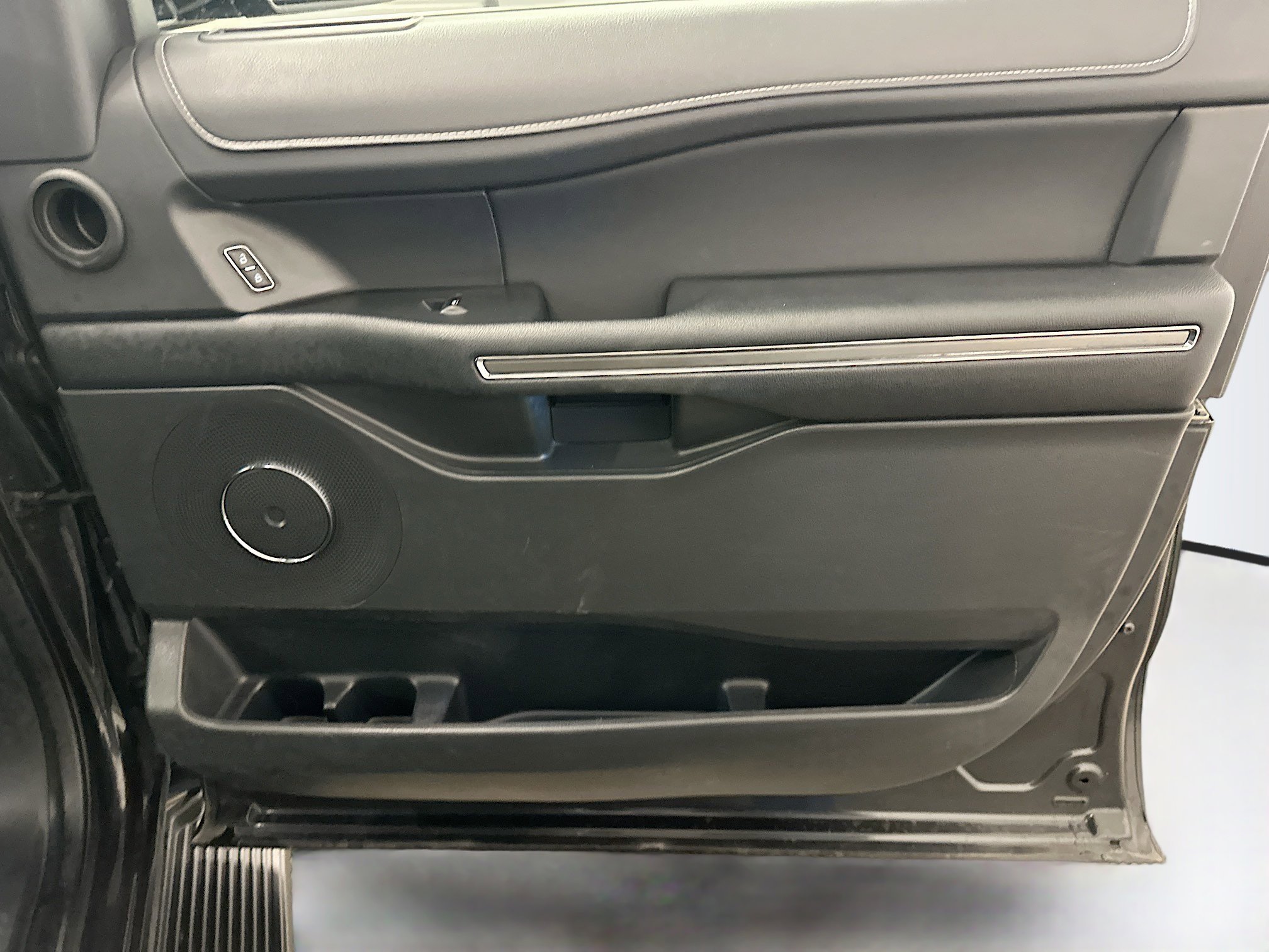 Used 2024 Ford Expedition XLT image 35