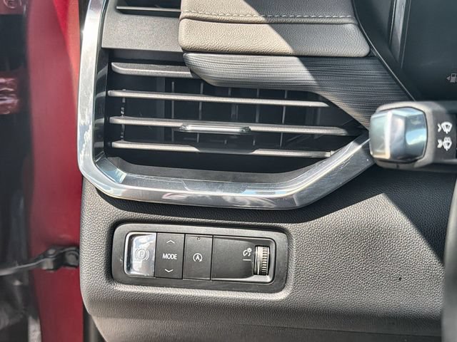 Certified 2026 GMC Acadia Elevation w/ Elevation Premium Package FWD image 17