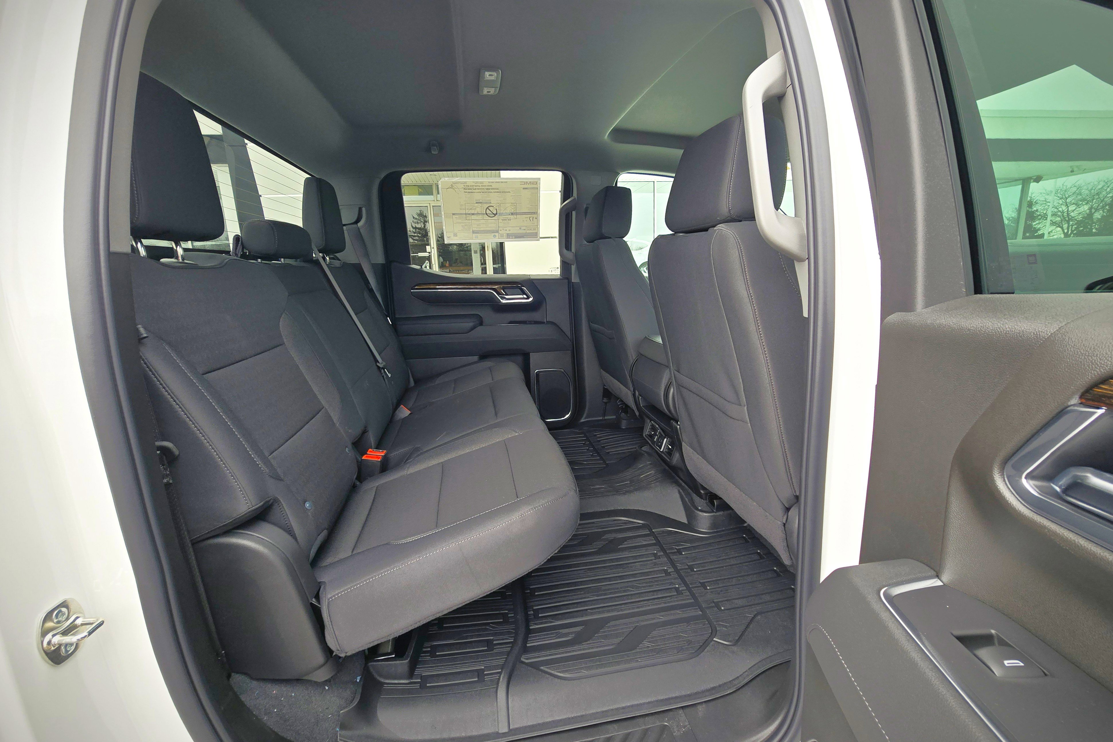 New 2026 GMC Sierra 1500 SLE w/ X31 Off-Road Package image 17