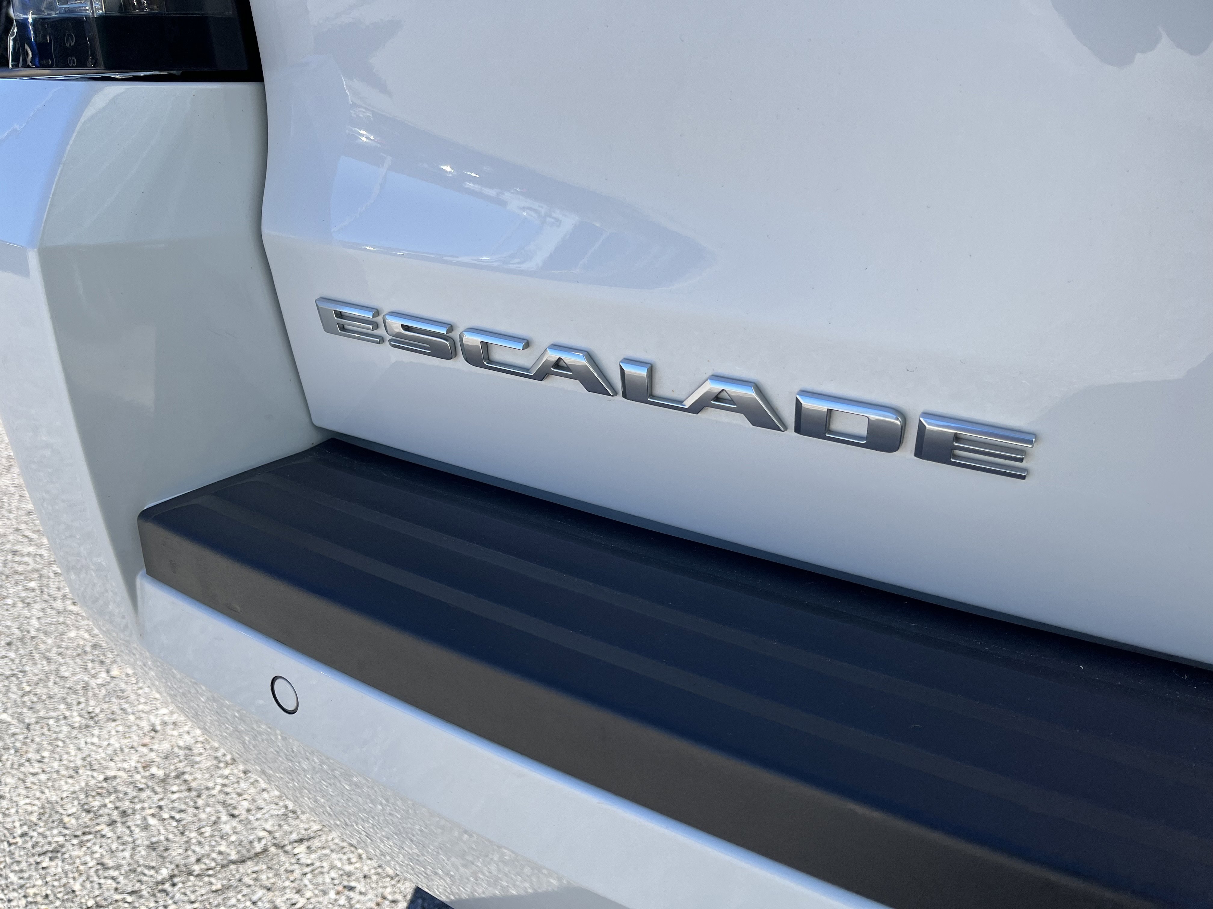 Used 2019 Cadillac Escalade Premium Luxury image 5