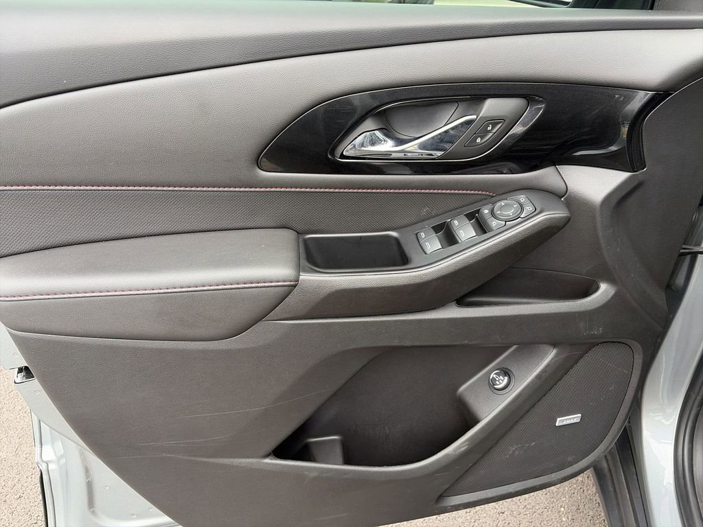 Used 2023 Chevrolet Traverse RS w/ LPO, Floor Liner Package AWD/4WD image 13