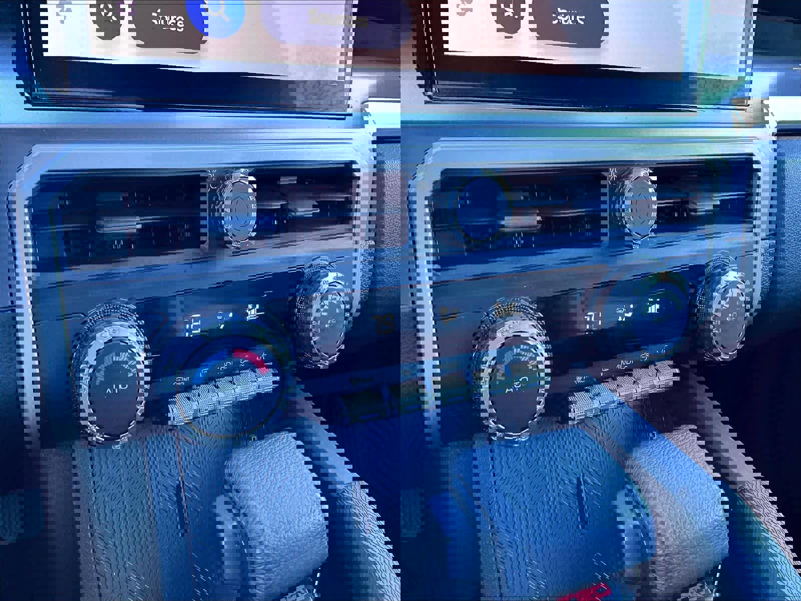 Used 2025 Toyota Tacoma TRD Off-Road image 26