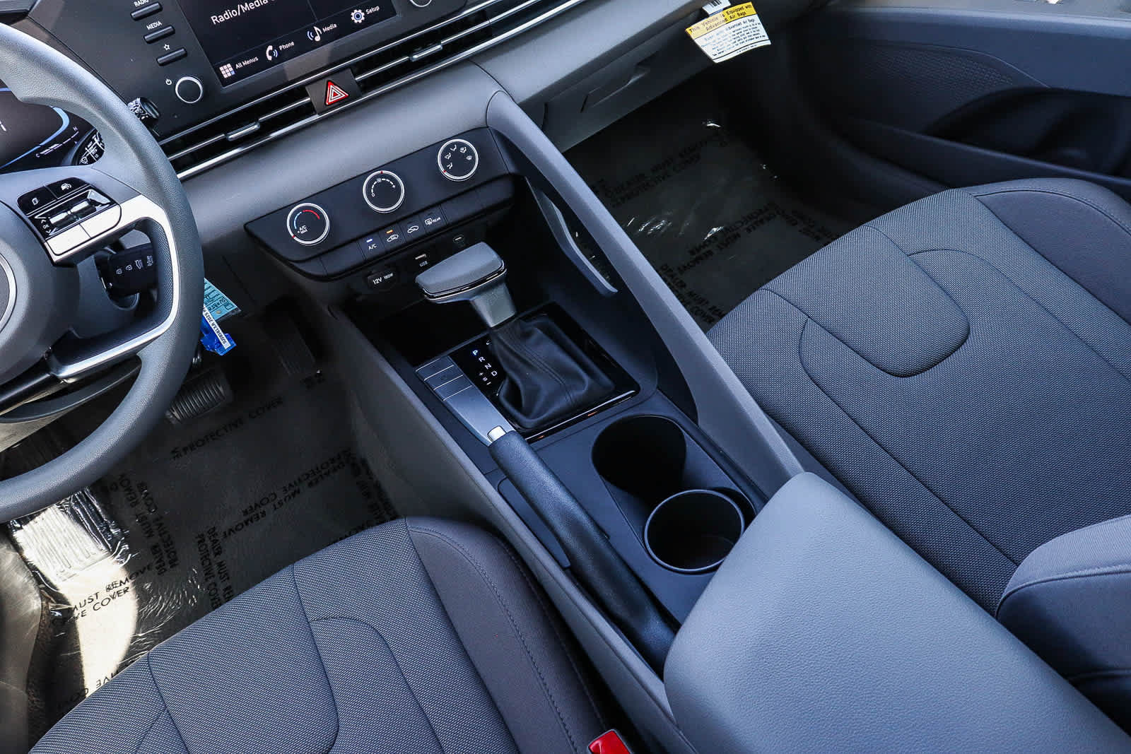 Used 2025 Hyundai Elantra SE w/ Cargo Package FWD image 24