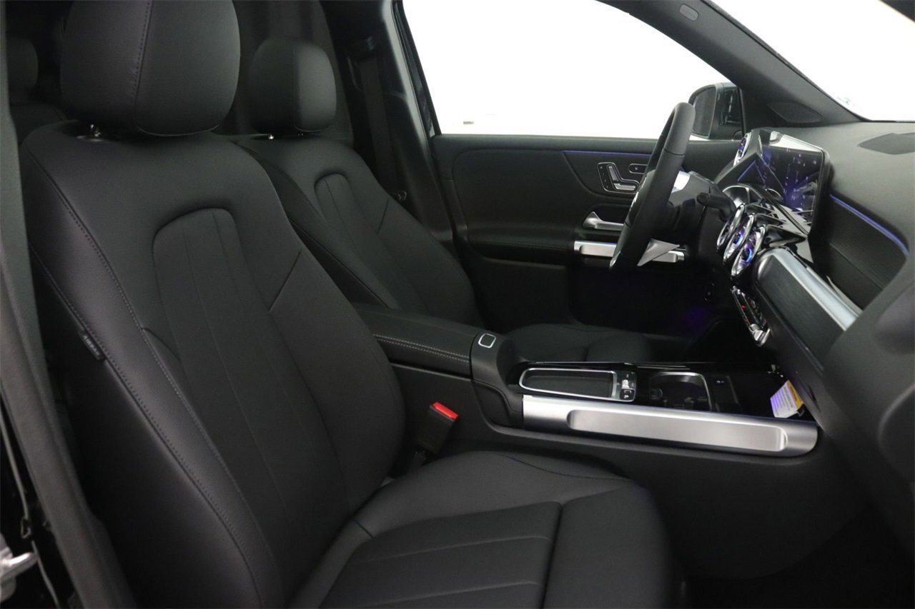 New 2026 Mercedes-Benz GLB 250 image 9