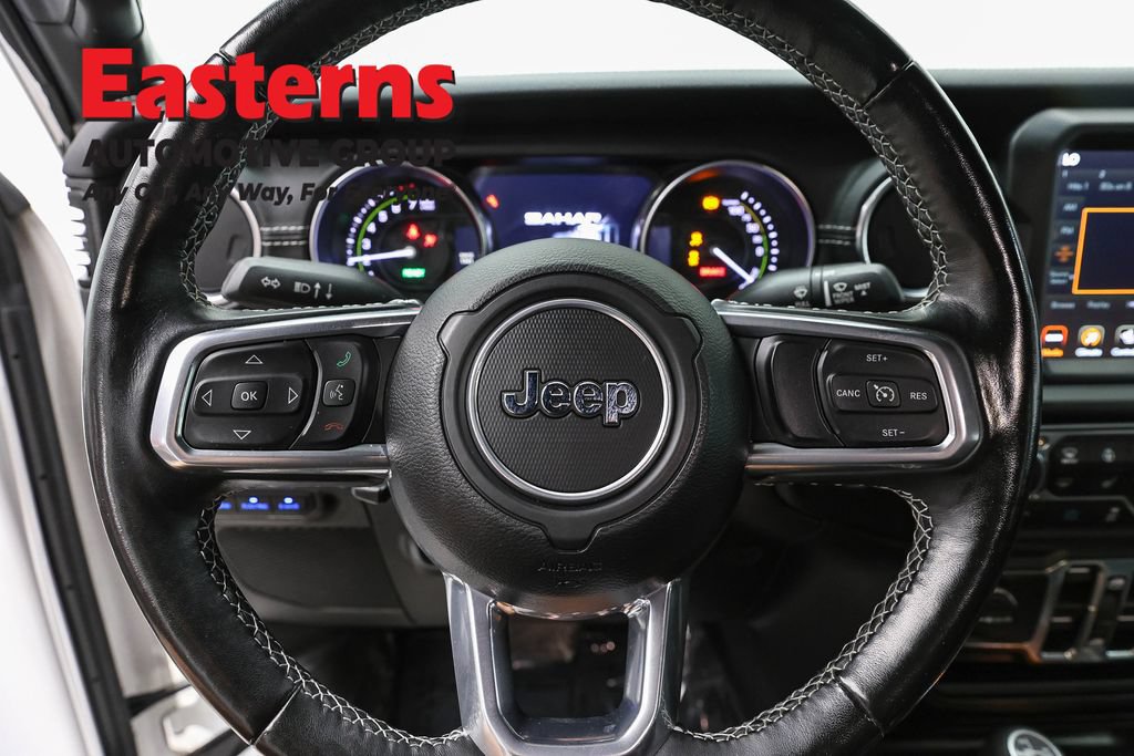 Used 2022 Jeep Wrangler Unlimited Sahara w/ Cold Weather Group AWD/4WD image 10