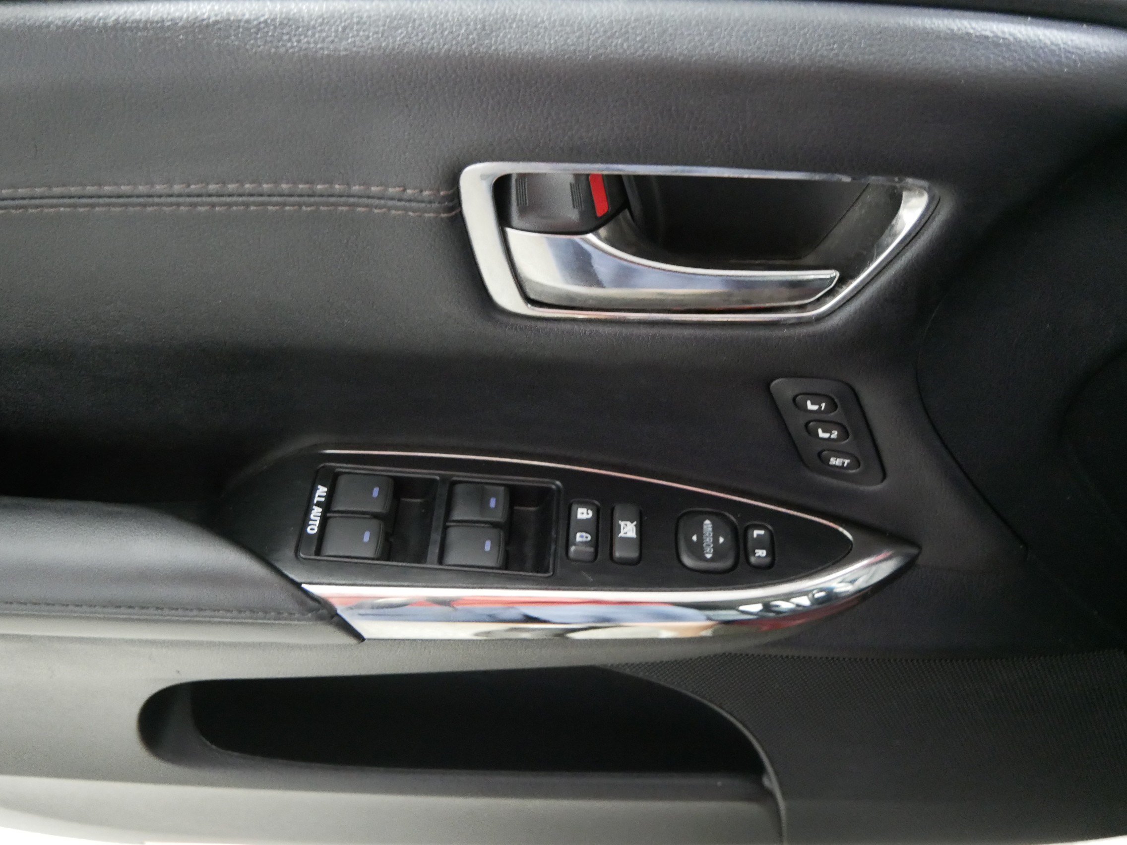Used 2015 Toyota Avalon XLE Touring FWD image 20