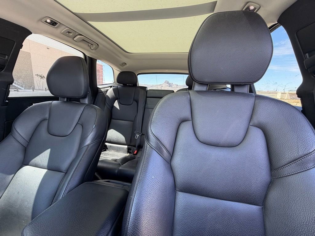 Used 2018 Volvo XC60 T6 Momentum w/ Advanced Package AWD/4WD image 12