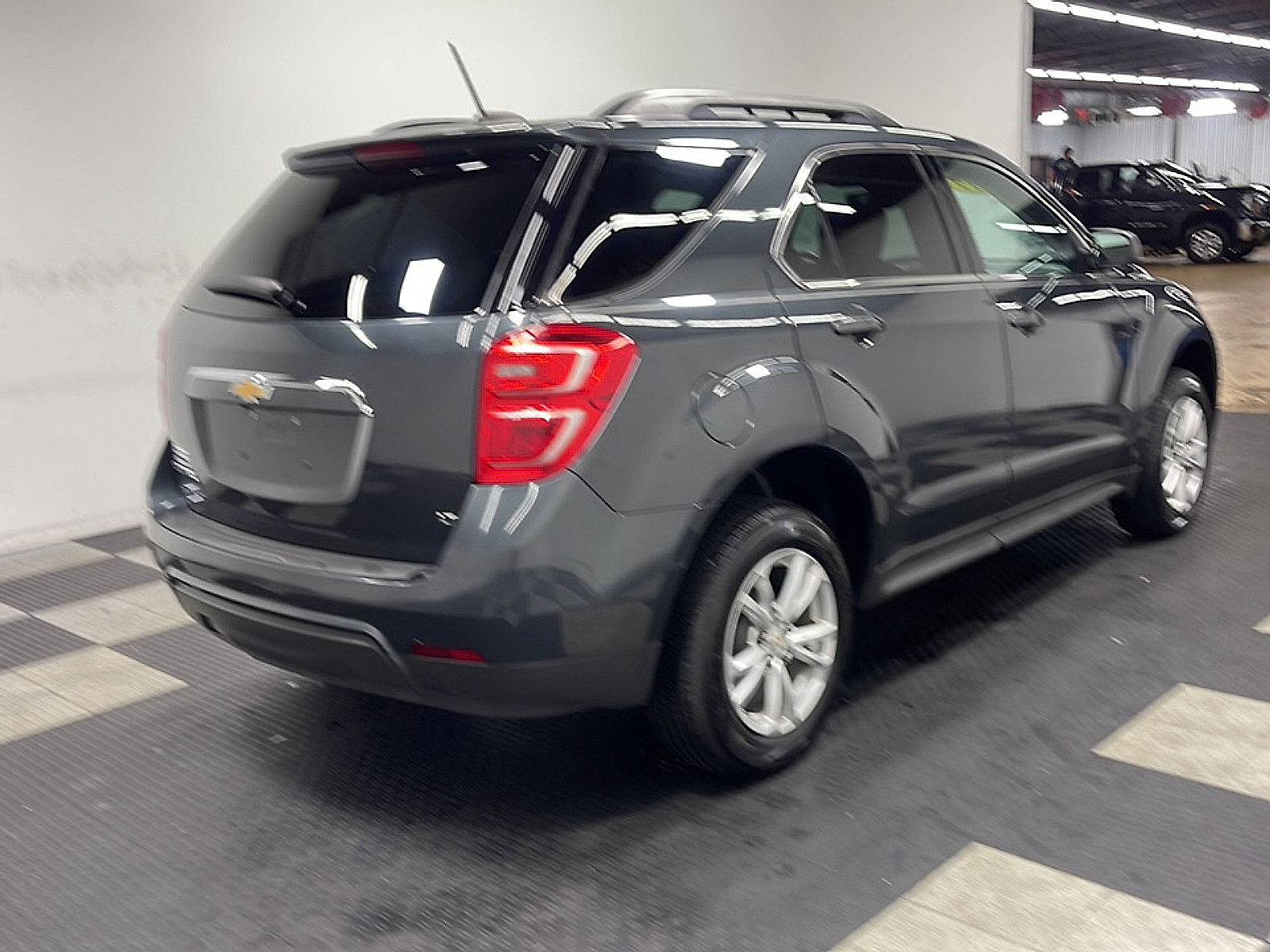 Used 2017 Chevrolet Equinox LT w/ Convenience Package FWD image 9