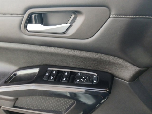 Used 2022 Nissan Pathfinder S image 18