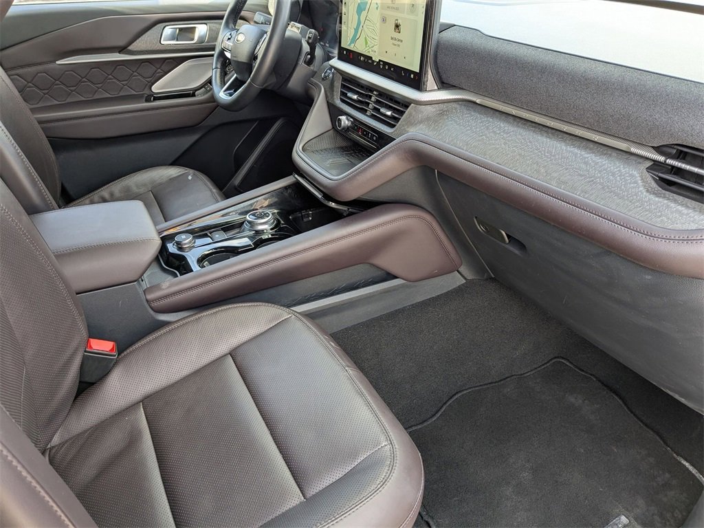 Used 2025 Ford Explorer Platinum w/ LUX Leather Package image 40
