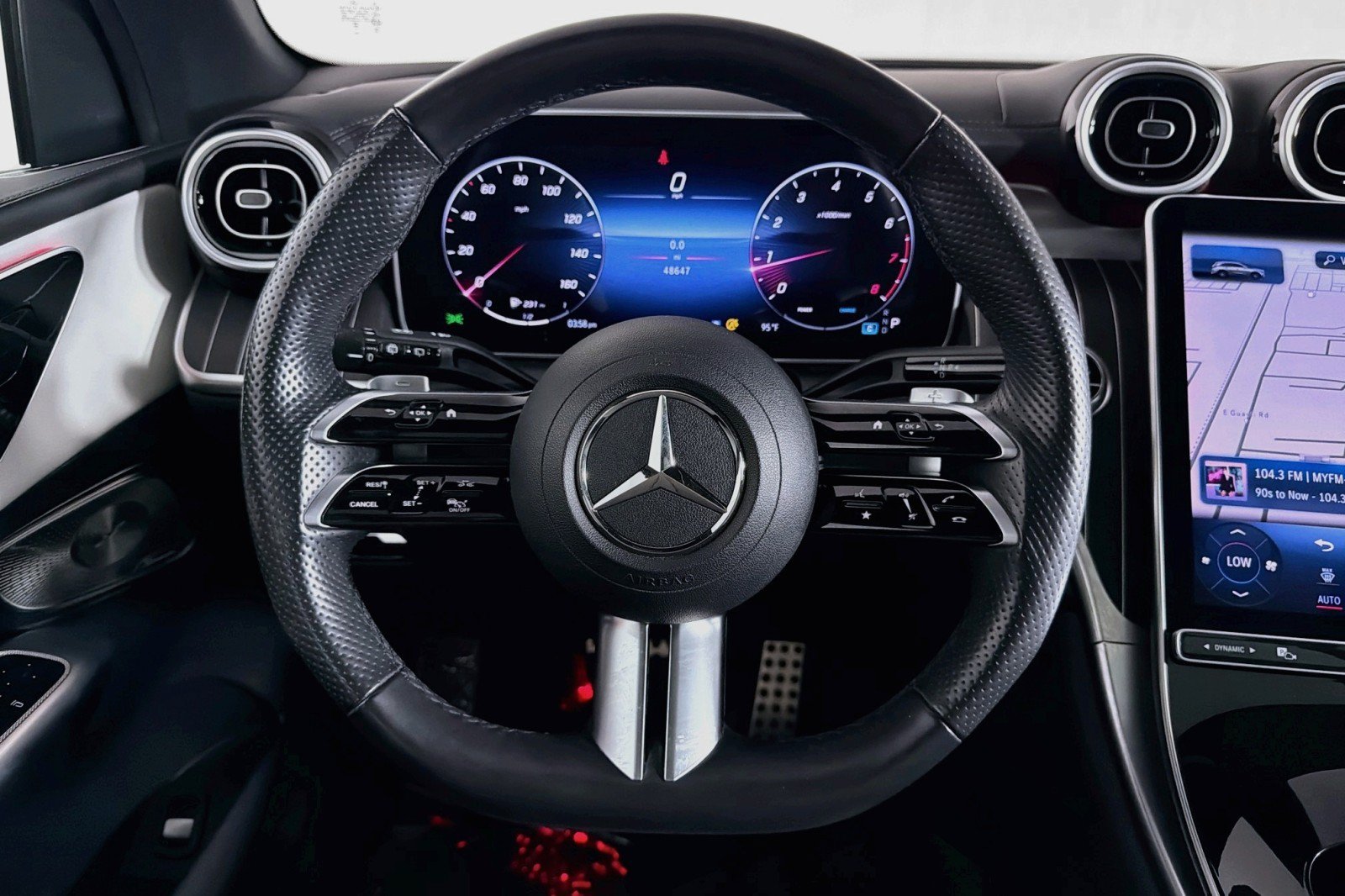 Used 2023 Mercedes-Benz GLC 300 4MATIC image 17