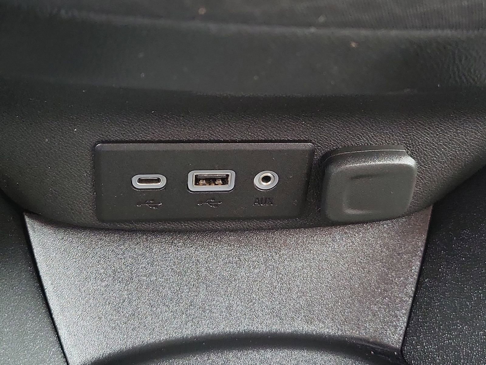 Used 2023 Chevrolet Malibu LS FWD image 32